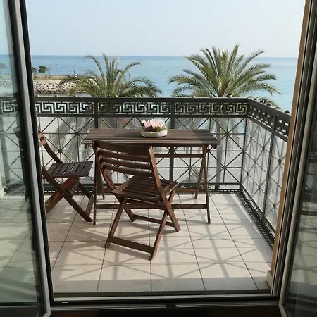شقة Azzurra Luxe, Front Mer, 4th Floor Of 5, Wifi, Tvsat, Climate مينتون