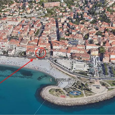 Azzurra Luxe, Front Mer, 4th Floor Of 5, Wifi, Tvsat, Climate شقة مينتون