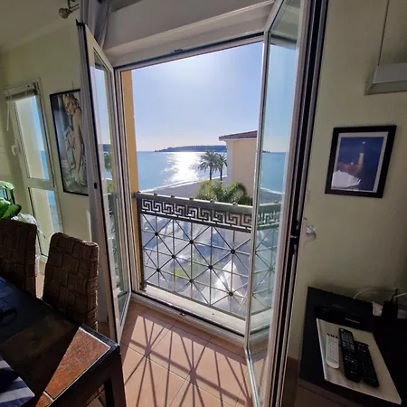 شقة Azzurra Luxe, Front Mer, 4th Floor Of 5, Wifi, Tvsat, Climate مينتون