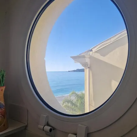 Azzurra Luxe, Front Mer, 4th Floor Of 5, Wifi, Tvsat, Climate * Мантон