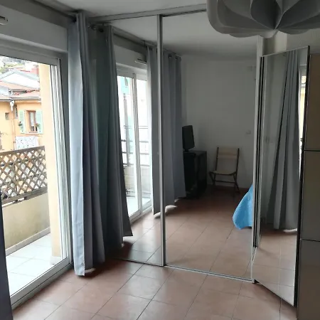 Azzurra Luxe, Front Mer, 4th Floor Of 5, Wifi, Tvsat, Climate * Menton