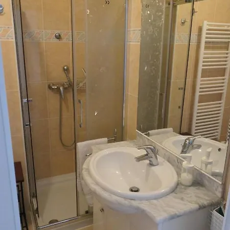 Апартаменти Azzurra Luxe, Front Mer, 4th Floor Of 5, Wifi, Tvsat, Climate Мантон