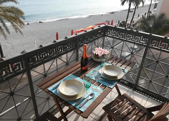 Azzurra Luxe, Front Mer, 4th Floor Of 5, Wifi, Tvsat, Climate Menton