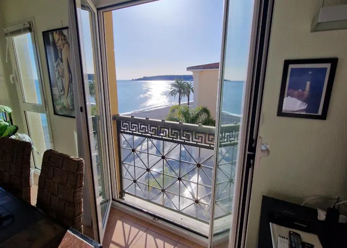 Lejlighed Azzurra Luxe, Front Mer, 4th Floor Of 5, Wifi, Tvsat, Climate Menton