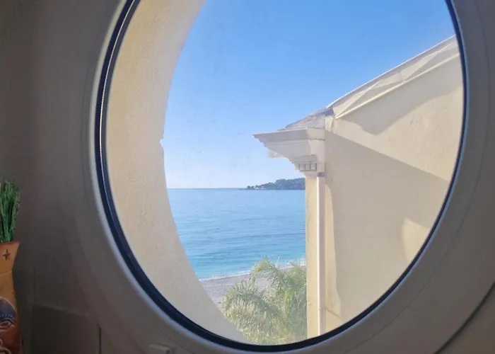 Azzurra Luxe, Front Mer, 4th Floor Of 5, Wifi, Tvsat, Climate * Menton